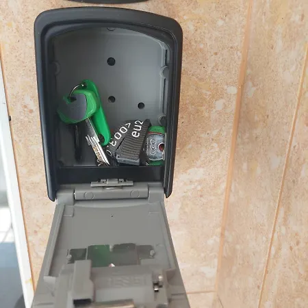 Small Center 1 * Thessaloniki